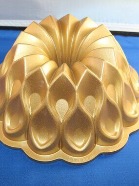 Nordic Ware Gold Crown Bundt Cake Pan Scandinavian inspired gently used